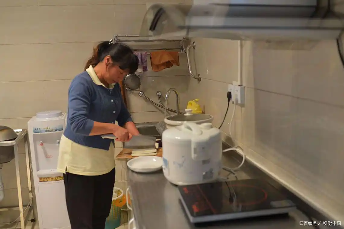 妈妈做饭的时候,你有夸奖过妈妈吗?