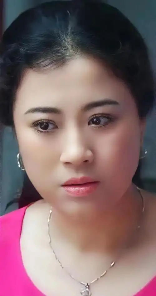 王红梅:貌美如花,美丽动人!__财经头条