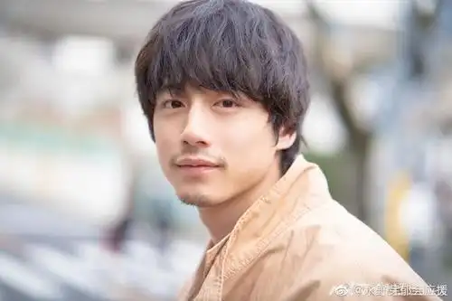 组图:永野芽郁坂口健太郎接受采访 谈久违共演的新发现