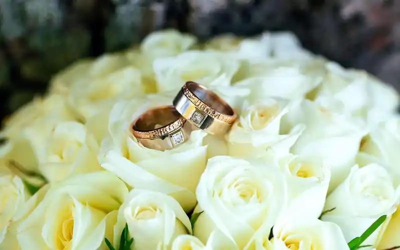 情人节定情戒指唯美高清桌面壁纸