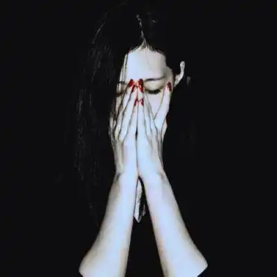 特别丧的女生头像血腥恐怖头像吓死人不偿命