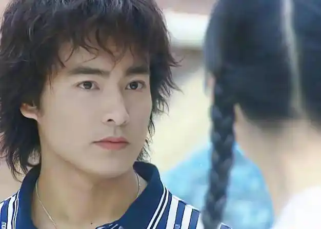 于波以前人气很高他也被誉为是焦恩俊后又一个能驾驭泡面头的