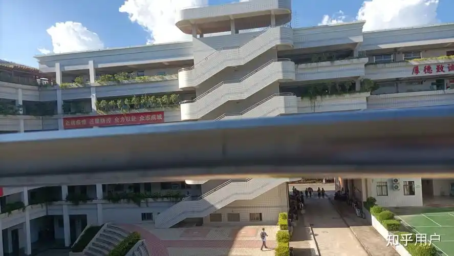 深圳龙岗二职怎么样? - 知乎