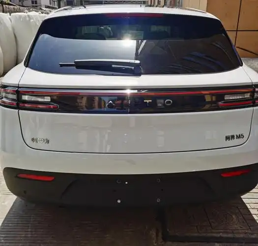 aitoi2022款问界m5车标赛力斯华为logo汽车定制huawei鸿蒙英文字后尾