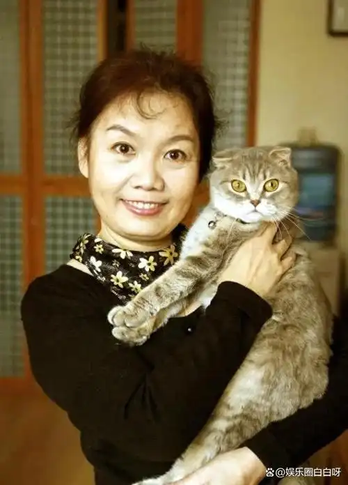 新凤霞之女吴霜:人生坎坷,嫁高干子弟幸福吗?