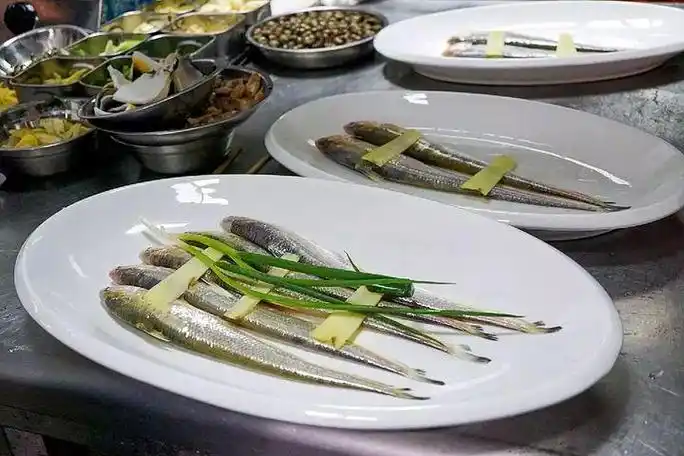 三刀鱼多少钱一斤(一斤8000元) - 价格百科