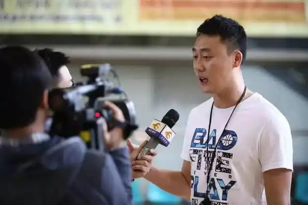 重整队伍并教出了胡明轩,徐杰和杜润旺这些优秀的球员,之后马力克