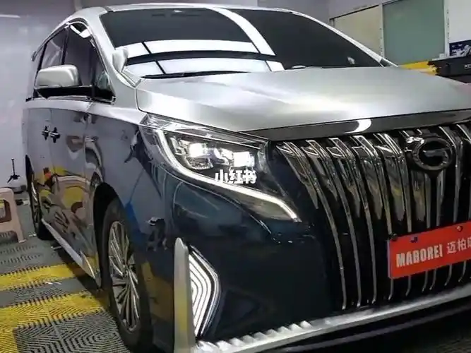 贴膜人在济南传祺gm8车身改色
