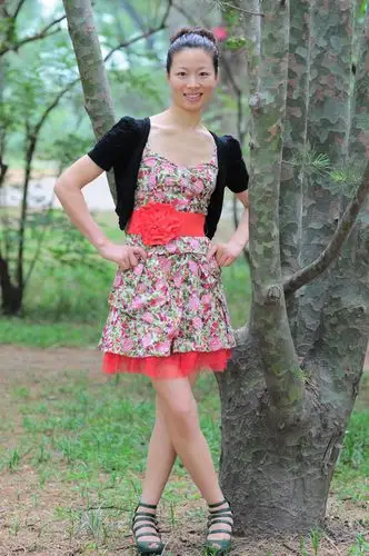 黑面曲线试用---没赶上去中山公园拍模特就去植物园拍摄老婆