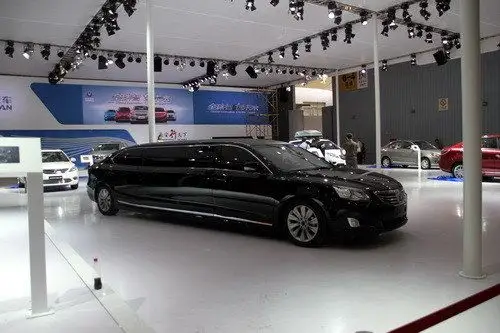 早在今年的上海车展中,长安睿骋加长版车型就已登台亮相了.