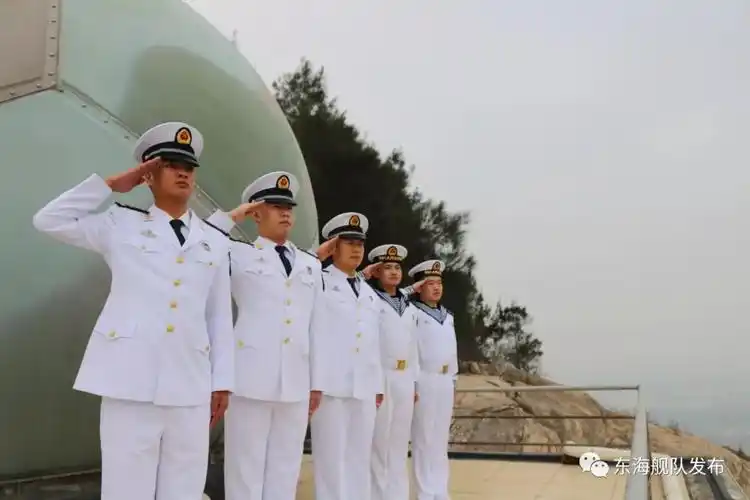 东部战区海军举行士官晋升军衔仪式 - 中国军网