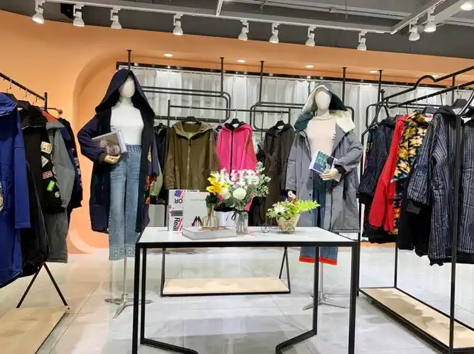 原创复古品牌小鱼仔 品牌折扣女装批发