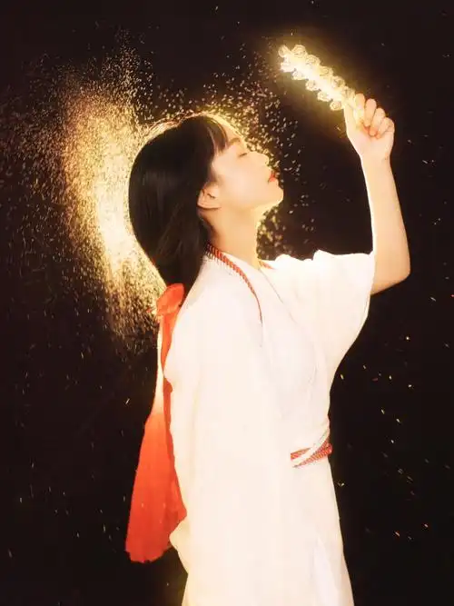 像银河一样的神明少女写真赶一班末班车