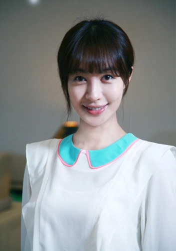 李菲儿被曝曾整容公司发声明怒斥爆料者