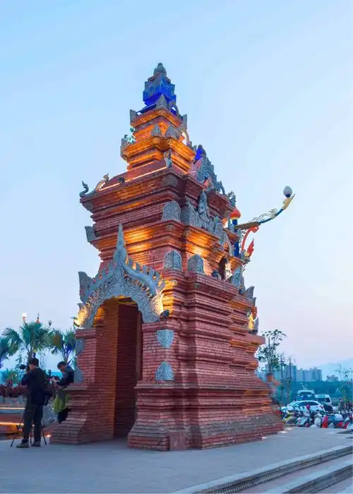 西双版纳告庄夜景