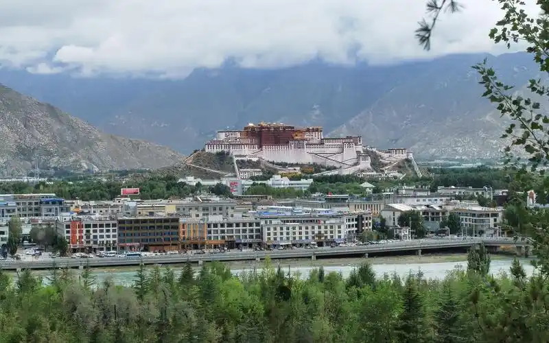 第15集:第四次来拉萨,去第一个网红打卡点:南山公园,拍拉萨全景.