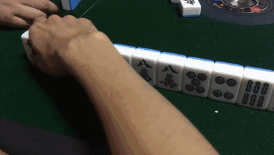 专门为你们准备了一间机麻室,三缺一啊三缺一!搞起搞起!