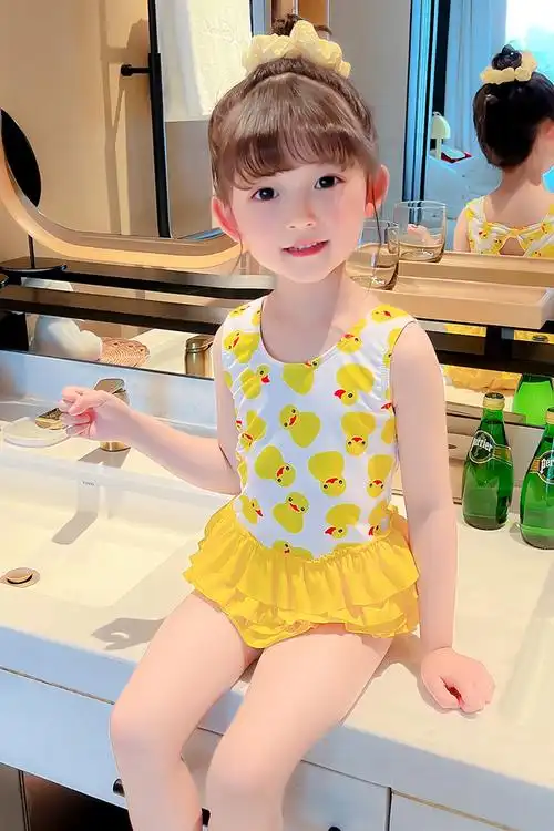 裙式洋气女宝宝可爱卡通小鸭小公主泳装小女孩儿童沙滩游泳衣黄色90