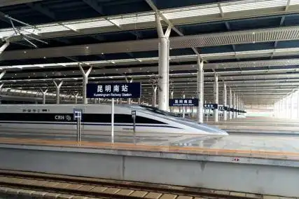 昆明一高铁站,与2条地铁线衔接,人流量不多