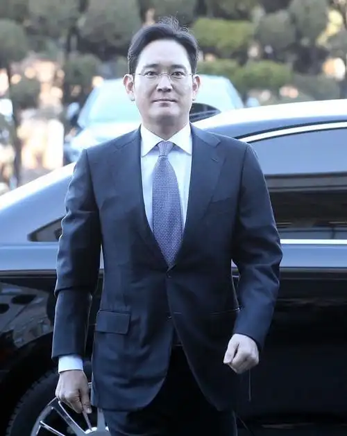 韩国多家大企业掌门人出席亲信门国政调查听证会三星电子李在镕最受