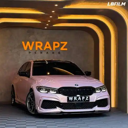 宝马3系lb改色膜液态金属香槟粉,这个个粉色太懂女生了