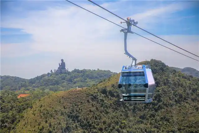 香港昂坪360全景缆车正式启用