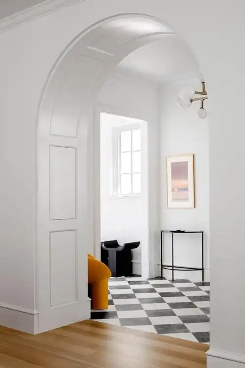 近几年,拱形门这个设计元素可以说是非常火爆,尤其在简约的装修风格中