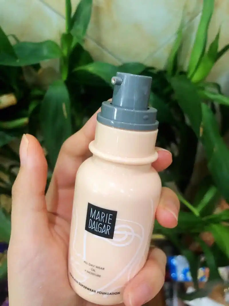 玛丽黛佳粉底液 99我选择了适合我肤色的色号pk01樱粉色!