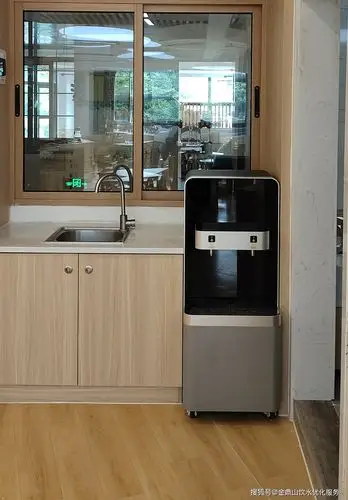 开学季,幼儿园安装幼儿专用型直饮水机,确保幼儿饮水健康