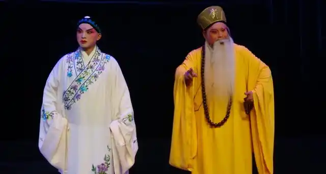 如多情痴情的白蛇,犹疑不定的许仙,忠肝义胆的小青,毁坏婚姻的法海