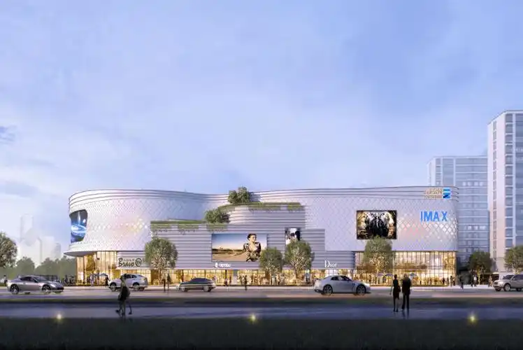 目前,商场外立面装修已经全部完成,室外地面,园林绿化工程基本完成