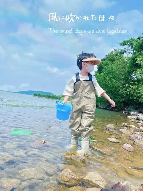 买了好久的下水裤终于派上用场了,喜欢大海的孩子无奈不能出游,太湖也