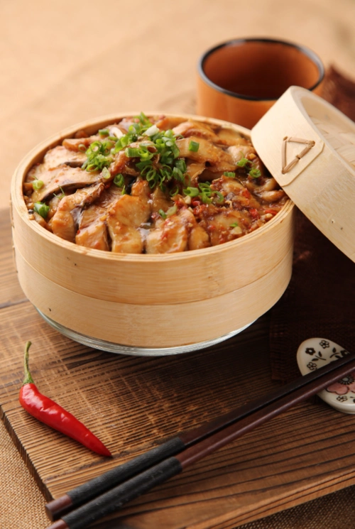 赣南特色菜米粉鱼