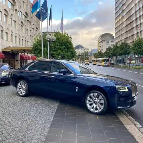 全新劳斯莱斯古思特海外实车街拍气场强大古典优雅