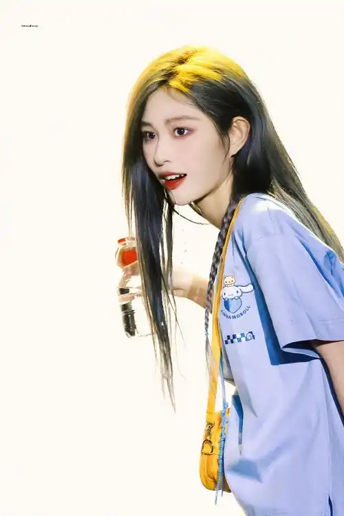 王奕超话383936323936 947215@snh