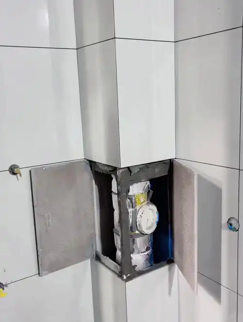 卫生间下水管检查口两面打开,检查口宽敞不受限,后期检修无优