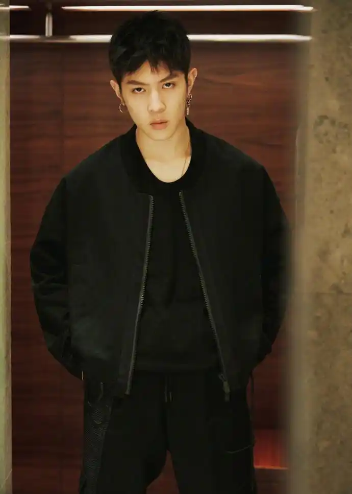 马伯骞遵循个性传承,无畏自我