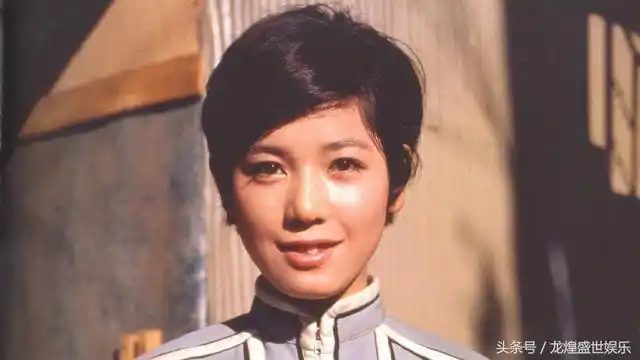 还有这部剧里面的妹子不要太漂亮:   她好像叫什么尤里安奴,还是