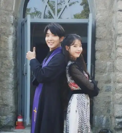 李准基iu后台合照