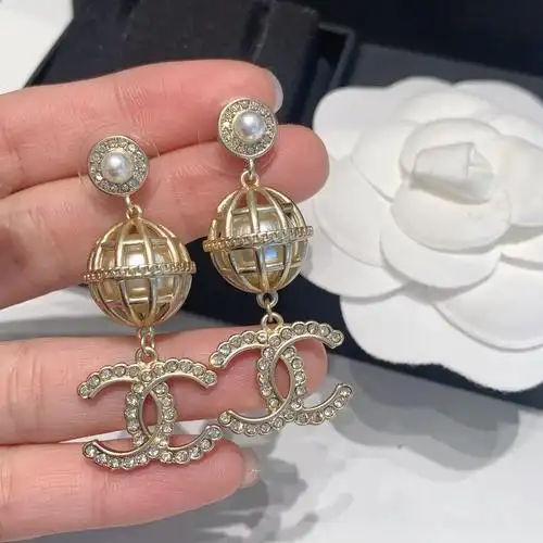 正品chanel/香奈儿21新款耳坠双c字母耳环珍珠球形镂空镶钻女耳钉