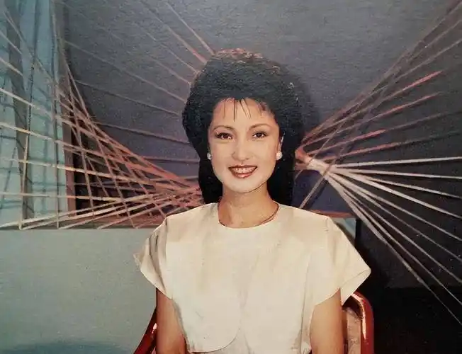 侯玉婷曾是霍震霆的绯闻情人,颜值高身材好,下嫁富商成模范婆婆_广东