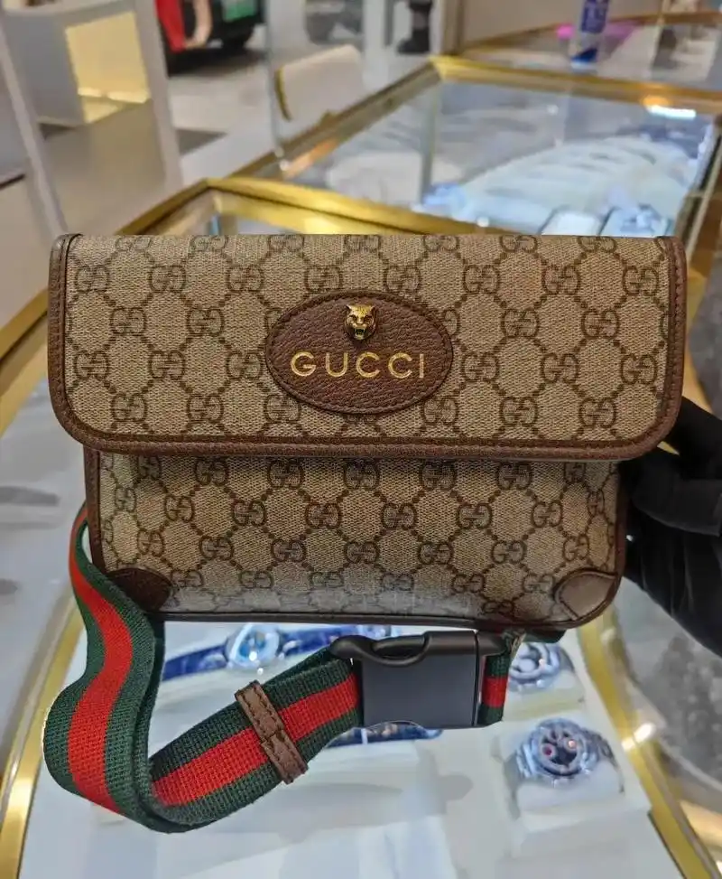 gucci 单面虎头腰包 胸包.烂大街的gucci虎头包?  - 抖音