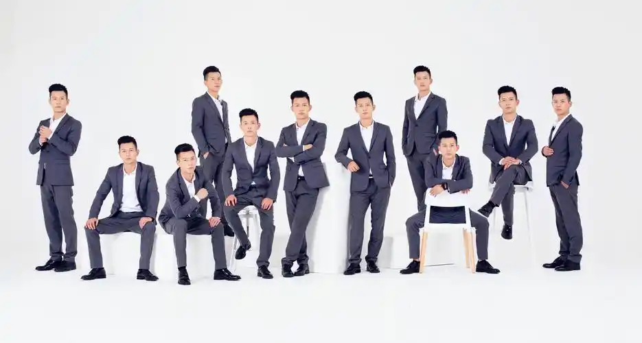 18210092167 拍摄特色 拍摄人数 3人 拍摄风格 职业形象照,纯色背景