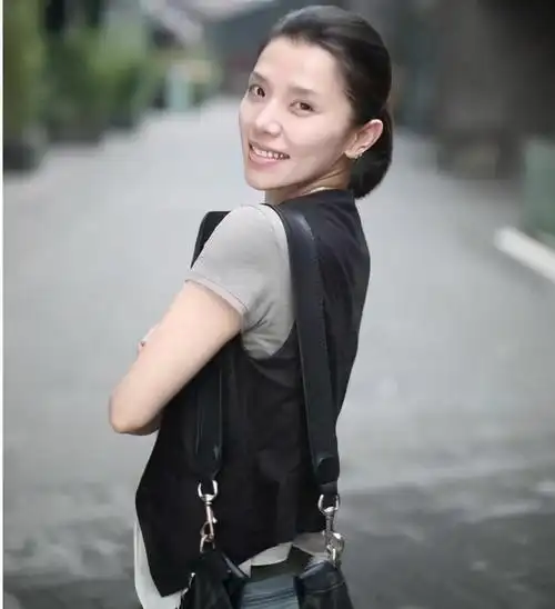 出道20年都没红34岁终于火了李佳璇还是挥泪退出了文娱圈