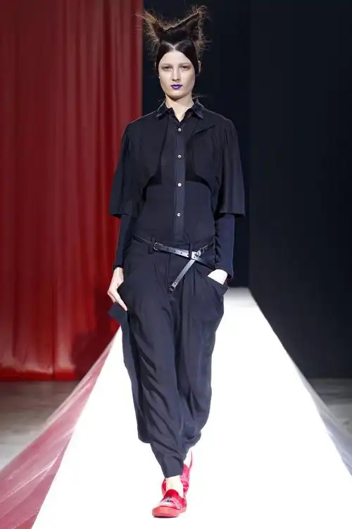 山本耀司 yohji yamamoto 2012春夏高级成衣系列时装发布秀 —paris