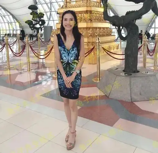 36岁诗妮娜素颜自拍,撒娇痣又黑又大,脸部太松垮刚