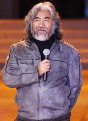 "胡军饰演的乔峰,林志颖饰演的段誉,高虎饰演的虚竹,刘亦菲饰演的王