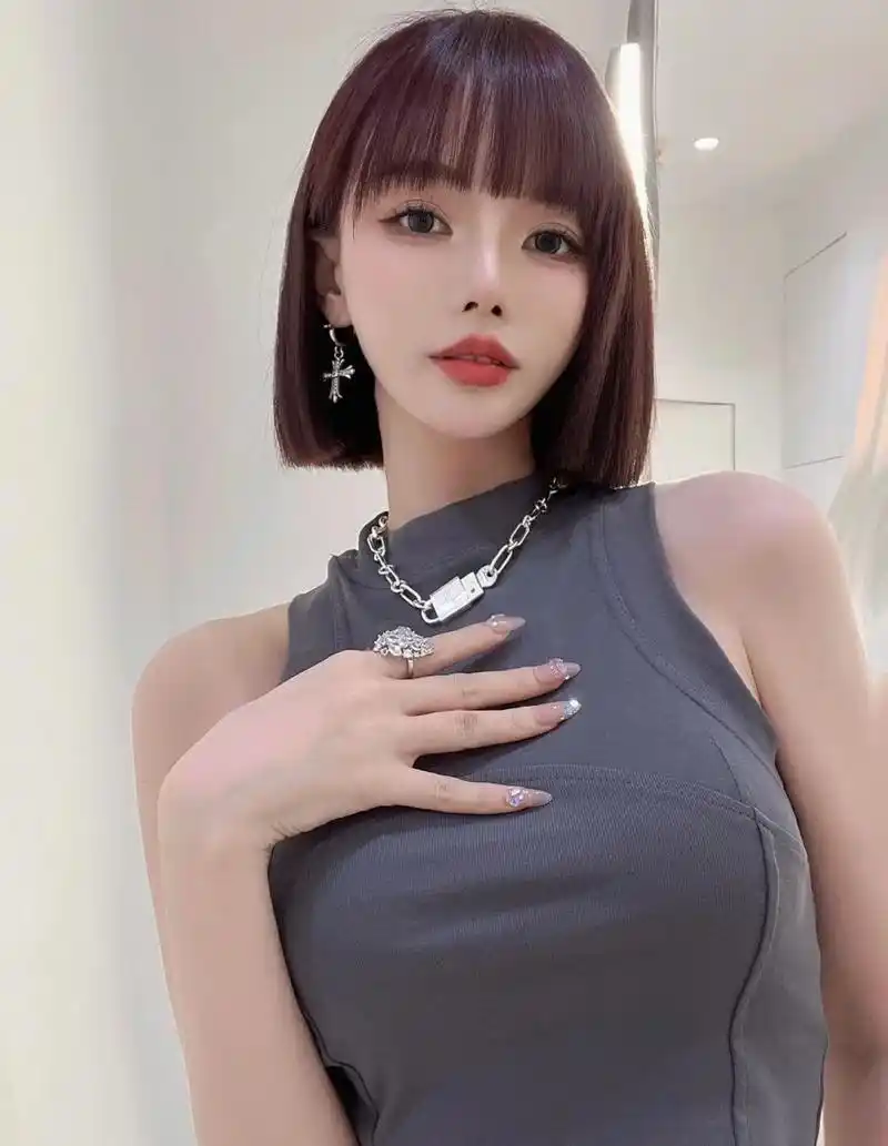 分享流行的超a短发   清新自然休闲的超a短发对于圆脸女生也很友