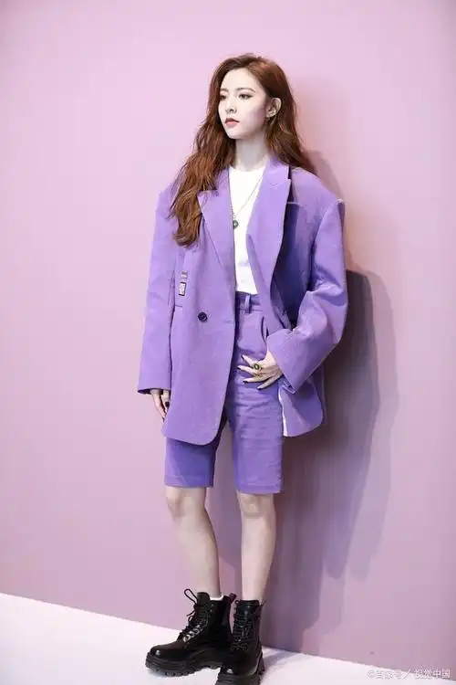 紫色搭配什么颜色