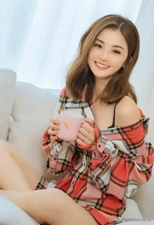 明星壁纸:蔡卓妍